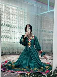 Vestido Largo Maxi Étnico Bohemio de Satén Bordado con Plumas, Estilo Vintage Tradicional Afgano para Mujer, Venta al por Mayor OEM ODM - Product Image 4