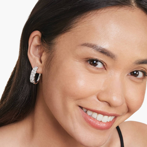 Boucles d'oreilles créoles de luxe en argent sterling plaqué rhodium avec moissanite, diamants taillés élégants et étincelants, bijoux fins et légers pour les soirées - Product Image 4