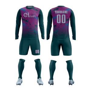 Ensemble de vêtements de football unisexe, uniforme de football personnalisé avec tissu léger et respirant, taille élastique, manches courtes, design ajusté - Product Image 3