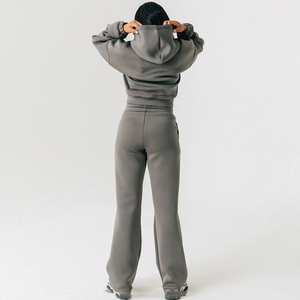 Ensemble de survêtement 2 pièces gris uni léger pour femme, sweat à capuche et pantalon évasé à cordon de serrage, tenue décontractée pour la maison - Product Image 3