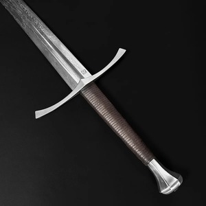 Réplica de Espada Medieval de Acero de Damasco Hecha a Mano - Empuñadura y Funda Envueltas en Cuero Premium, Colección de Caballeros para Exhibición - Product Image 4