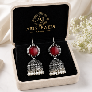 Pendientes Jhumka de Plata Oxidada Vintage con Piedra Hexagonal Roja y Perla para Mujer |   Pendientes Colgantes Hechos a Mano de Estilo Bohemio, Étnico y Tribal - Product Image 5
