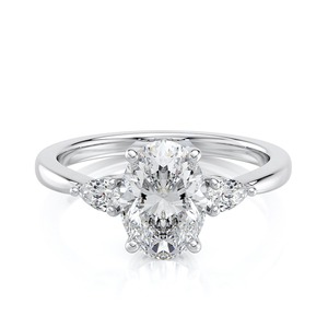 Anillo de Compromiso con Diamante Ovalado de 4.65 Quilates Cultivado en Laboratorio, Piedras Laterales en Forma de Pera, Oro Blanco, Tres Piedras, Joyería Personalizada OEM - Product Image 1