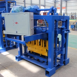 Machine automatique de fabrication de blocs Machine de fabrication de pavés solides QT40-2 machine de fabrication de blocs de béton en <span class=keywords><strong>Tanzanie</strong></span> - Product Image 5