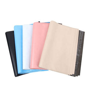 Enveloppes d'expédition autocollantes résistantes à la déchirure de 2,5 mil, emballages écologiques chics, sacs d'expédition pour vêtements et petites entreprises - Product Image 1