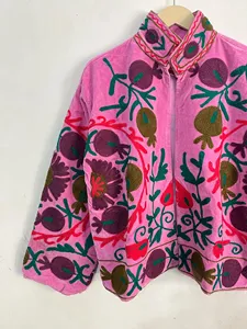 Chaqueta Bordada Suzani de Terciopelo Rosa con Motivo de Granada, Chaqueta Corta Vintage Hecha a Mano de Estilo Bohemio Étnico para Mujer, Ropa de Abrigo de Invierno - Product Image 2