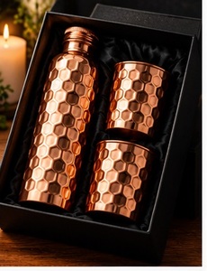Auténtico Juego de Botella y Vasos de Cobre Forjado a Mano, Caja de Regalo Portátil para Regalos Empresariales - Product Image 6