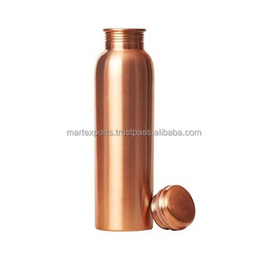 Bouteille d'eau en cuivre pur massif pour usage quotidien avec bouchon anti-fuite favorisant l'hydratation, la digestion et les habitudes de bien-être naturel - Product Image 4