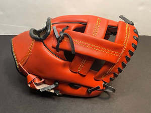 Guante de Béisbol Rojo Tejido con Costuras Negras, Diseño Duradero para Jugadores Zurdos - Product Image 3