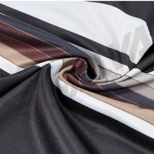 Ensemble de sport d'été pour homme, 2 pièces, t-shirts à manches courtes et shorts, 100% coton écologique, style streetwear, col en V, pour la gym et l'entraînement - Product Image 3