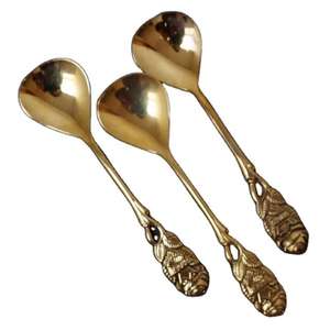 Juego de cucharas metálicas de alta calidad hechas de acero inoxidable de grado alimenticio para uso diario en la comida y el servicio. - Product Image 1