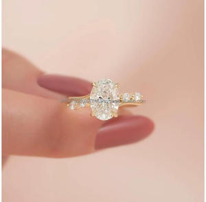 Anillo de compromiso/boda unisex de oro blanco de 14k con diamante ovalado cultivado en laboratorio IGI, engaste de púas, estilo vintage, para fiesta de aniversario - Product Image 1