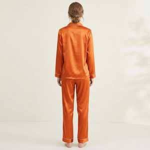 Ensemble de pyjama classique à manches longues, tissu doux au toucher, tenue décontractée pour l'intérieur, confortable - Product Image 3