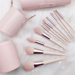 ชุดแปรงแต่งหน้า 10 ชิ้น ด้ามจับสีชมพู แปรงปัดแก้ม แปรงแต่งตา ขนแปรงสังเคราะห์นุ่ม - Product Image 4
