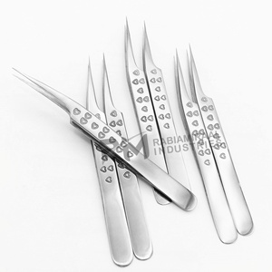Pince à épiler pour extensions de cils, à pointe isolante, en argent brillant, avec pointe en fibre, design cœur personnalisé, ensemble de pinces à épiler avec poignée - Product Image 4