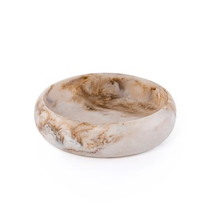 Bol de service en résine époxy polie Majestic Glow avec plateau surélevé et soucoupes pour une décoration de fête classique - Product Image 3