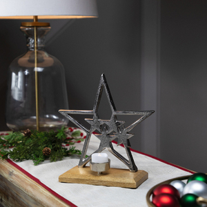 Décoration de Noël en métal « Étoiles dans une étoile », porte-bougie chauffe-plat avec base en bois - Product Image 3