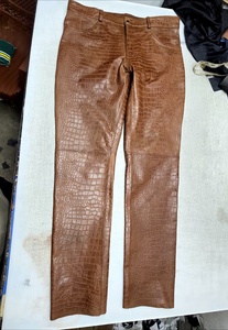 Costume en cuir de vachette véritable gaufré crocodile marron fait main - Veste en cuir véritable pour homme, best-seller, toutes tailles - Product Image 3