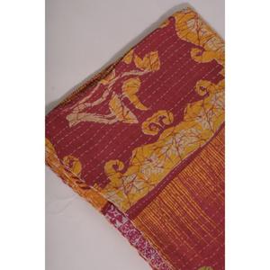 ผ้าห่มคันธาทำมือ ลายดอกไม้สไตล์อินเดีย ผ้าฝ้ายวินเทจ โบโฮ ผ้าคลุมเตียง ผ้าห่มสองด้าน ของตกแต่ง - Product Image 4