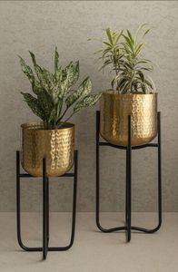 Ensemble de pots à fleurs modernes en métal plaqué or avec motif géométrique pour la décoration intérieure - Product Image 6