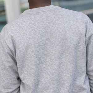 Sweat-shirt à col rond Jack and Jill gris, sweat-shirt graphique depuis 1938 pour hommes et femmes, sweat-shirt à manches longues confortable à porter - Product Image 6