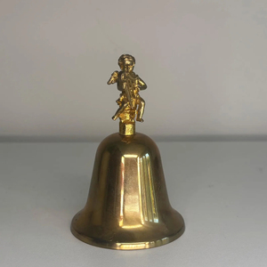 Campana Metálica con Acabado Dorado para Decoración Navideña y Decoración del Hogar, a un Precio Económico - Product Image 1