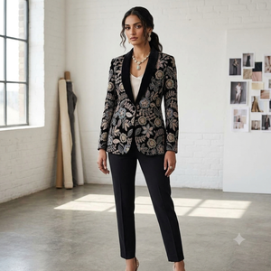 Tela de terciopelo bordada premium con diseño geométrico de punto de cruz sobre fondo negro para elegantes caftanes, chaquetas y vestidos de moda. - Product Image 2