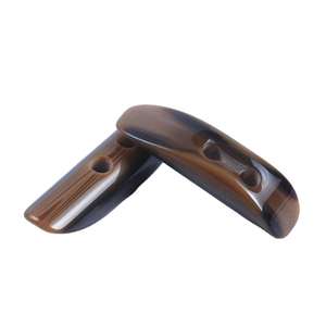 Botón de Palanca de Cuerno de Moda con 2 Agujeros, Forma Personalizada, Logotipo Grabado Personalizado, Impermeable, Hecho a Mano, Color Natural, Estilo Moderno para - Product Image 1