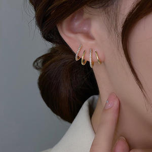 Pendientes Minimalistas de Plata 925 con Baño de Plata y Moissanita en Engaste de Bisel, Estilo Geométrico para Uso Diario de Mujer - Product Image 3