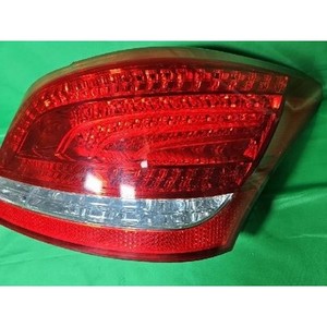 ไฟท้ายมือสองของรถยนต์อีควัส ขวา รุ่น 924023N000 - Product Image 4