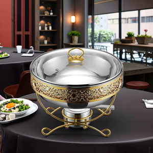 Recipiente para calentar comida de metal en tonos cálidos que realza la presentación de los platos con un encanto notable. - Product Image 2