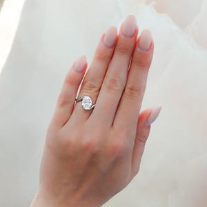 Anillos de Compromiso Curvos de 2 Quilates con Diamante Ovalado Cultivado en Laboratorio, Engaste de Garras, Joyería Minimalista de Boda Solitaria, Venta al por Mayor, Oro Sólido de 14K - Product Image 2