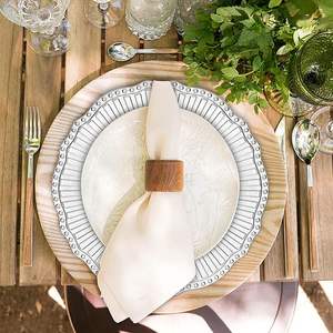 Plato de Presentación Plateado con Borde Dorado para Decoración Moderna de Recepciones de Boda - Product Image 2