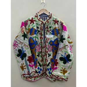 Veste courte en broderie Suzani Kantha faite à la main pour femme, taille unique, veste Suzani unique, cadeau pour elle - Product Image 2
