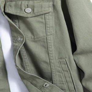 Veste en jean pour homme de style décontracté haut de gamme avec fourrure, logo personnalisé, boutons en strass de haute qualité, effet délavé pour l'hiver - Product Image 5