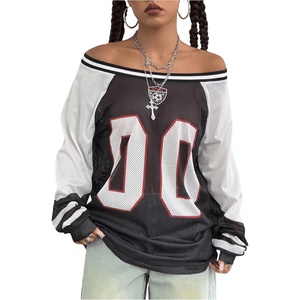 Camiseta de baloncesto urbano de malla para cancha urbana con tela ligera y transpirable y estilo deportivo moderno. - Product Image 1