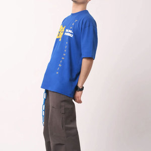 เสื้อยืดคอกลมแขนสั้นสีน้ำเงินลายทางสำหรับผู้ชาย ทรงโอเวอร์ไซส์ สไตล์ลำลอง ผ้าฝ้ายถัก 100% ระบายอากาศได้ดี แห้งเร็ว น้ำหนัก 260 กรัม - Product Image 1