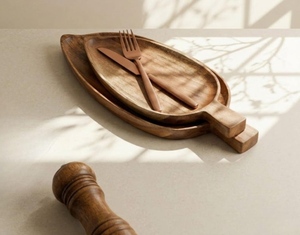 Ensemble de 2 plateaux de rangement ovales en bois, design minimaliste, finition vernie, empilables, lavables au lave-vaisselle, pour la cuisine - Product Image 2