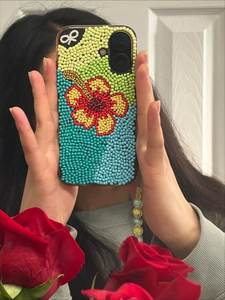 เคสโทรศัพท์ผ้าฝ้ายปักลายมือประดับลูกปัด ลายดอกเดซี่ ปลาดาว ดีไซน์สีสันสดใส ลายดอกไม้เย็บติดรูปทรงสี่เหลี่ยมผืนผ้า - Product Image 2