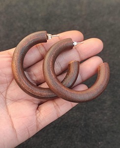 Boucles d'oreilles en bois au design robuste, construction solide, finition lisse, prix d'usine en gros - Product Image 1