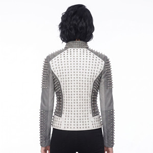 เสื้อแจ็คเก็ตหนังผู้หญิงประดับหมุด  คอตั้ง  ซิปหนัง - Product Image 2