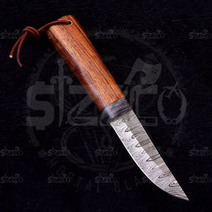 Cuchillo Puukko Hecho a Mano Personalizado |   Cuchillo de Supervivencia Nórdico de Hoja Fija de Acero de Damasco |   Cuchillo de Caza y Camping con Funda de Cuero - Product Image 2