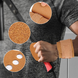 Soutien confortable et amélioration de la préhension : Poignée de gymnastique à 3 trous, idéale pour les gymnastes et les passionnés de fitness recherchant une solution fiable. - Product Image 6