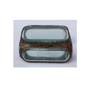 Boîte en verre et en laiton faite à la main avec des accessoires en laiton finition laiton antique, boîte à bijoux pour femmes et filles - Product Image 2