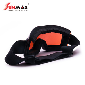 Masque de ski léger sans monture pour homme avec lentille sphérique anti-buée pour usage extérieur - Product Image 3