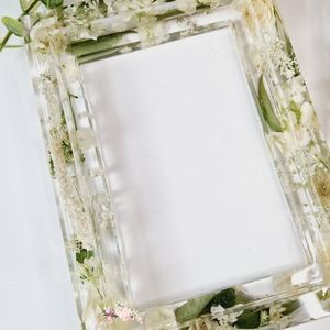 Cadre photo personnalisé en résine avec fleurs séchées pour une décoration unique de la maison et du bureau - Product Image 3