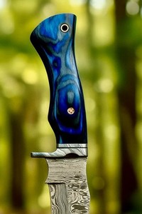 Cuchillo de Camping Hecho a Mano de Grado Industrial, Hoja de Acero de Damasco con Punta Caída, Borde Recto, Mango de Madera Pakka, Funda de Cuero - Product Image 2