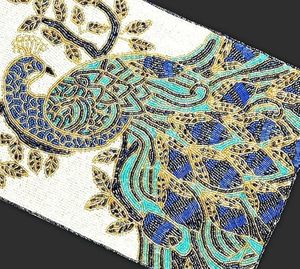 Camino de Mesa Bordado con Diseño de Pavo Real en Azul y Dorado para Decoración del Hogar - Product Image 3