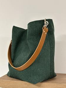 Sac fourre-tout en cuir et toile vintage, durable, imperméable, sac à bandoulière, broderie ouverte personnalisable, grand format pour voyage, travail, shopping - Product Image 4