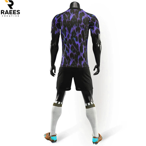 Tenues de sport confortables, ensembles d'uniformes de football en vente, légers et très demandés. - Product Image 5